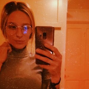 Meet your Posher, Savy